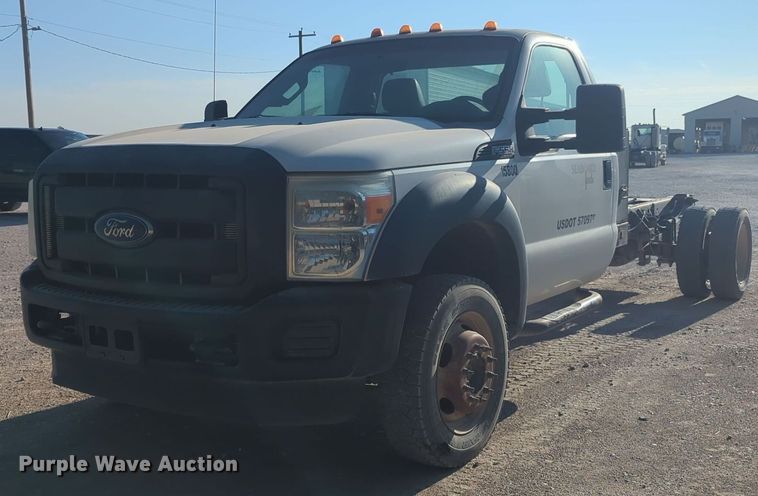 2016 Ford F550 Super Duty truck cab and chassis - EQ2144