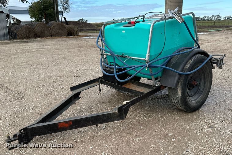 Shop built turf sprayer - MV9184