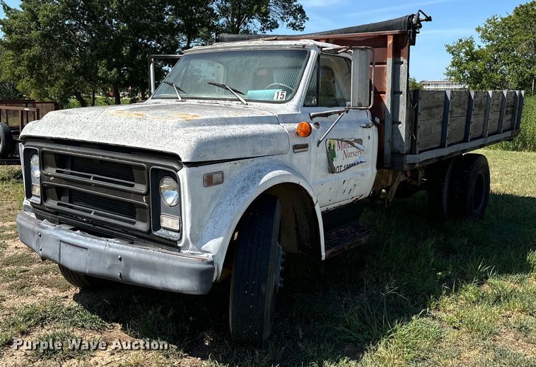1969 GMC dump flatbed truck - NQ9738