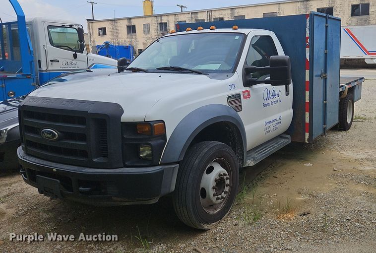 2010 Ford F550 Super Duty XL  flatbed truck - OJ9796