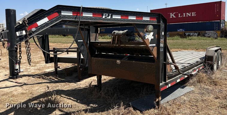 2010 PJ tilt deck equipment trailer - OM9730