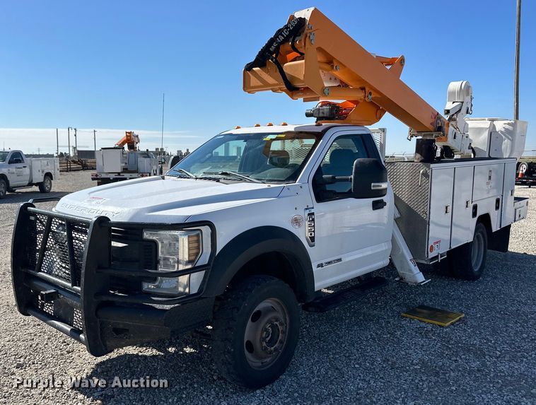 2019 Ford F550 Super Duty XL bucket truck - DL0480