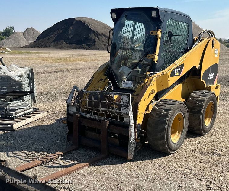 2010 Caterpillar  246C skid steer loader - DN0737