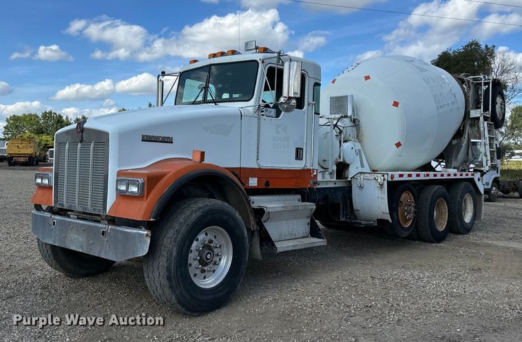 1999 Kenworth  W900 ready mix truck - DN0749