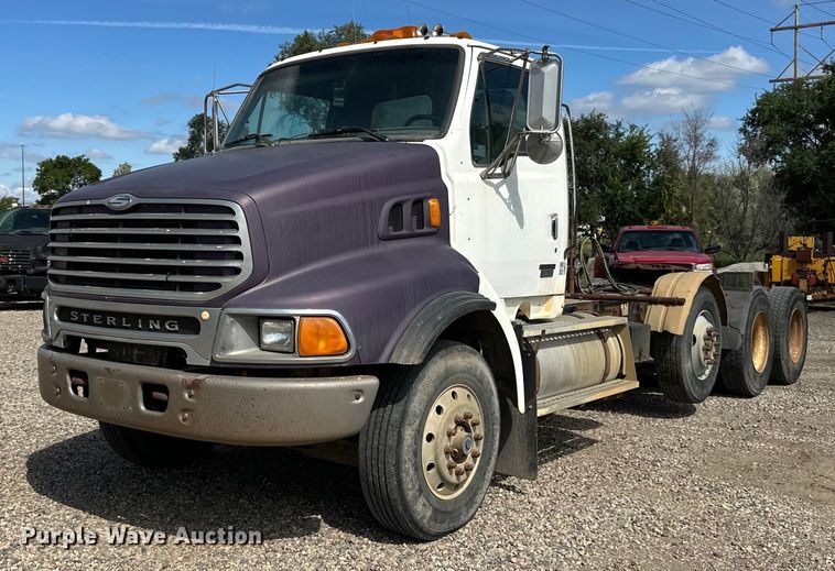 1999 Sterling  semi truck - DN0757