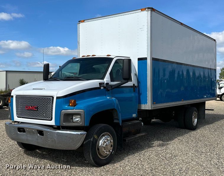 2009 GMC C6500 box truck - DN0758