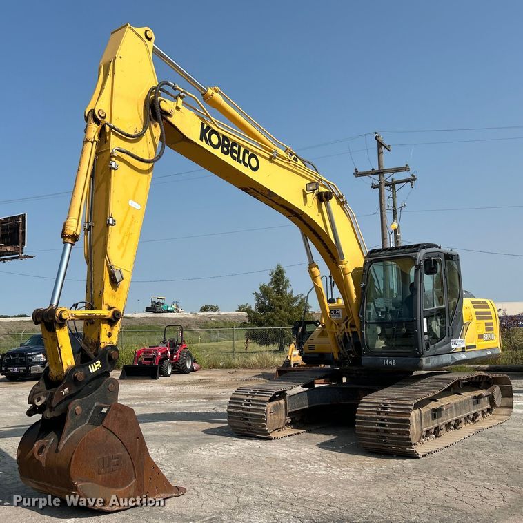 2015 Kobelco SK210LC-9 excavator - DO7474