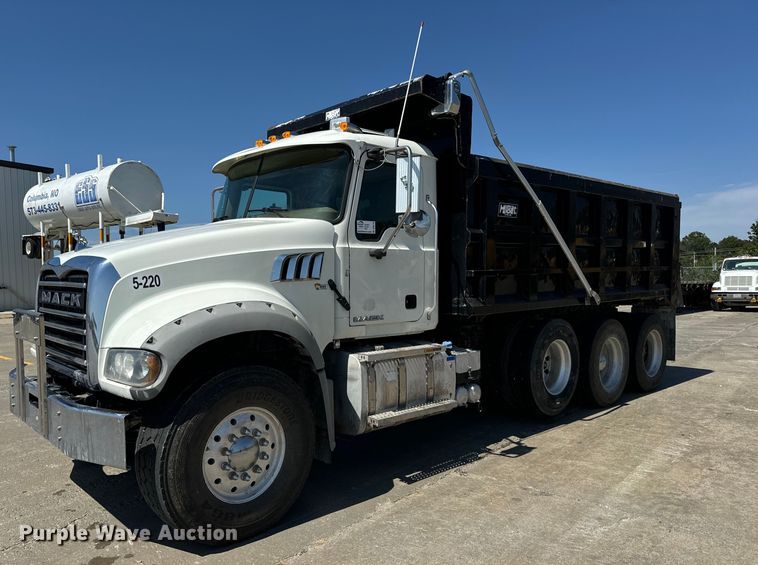 2018 Mack Granite GU713 dump truck - DP6719