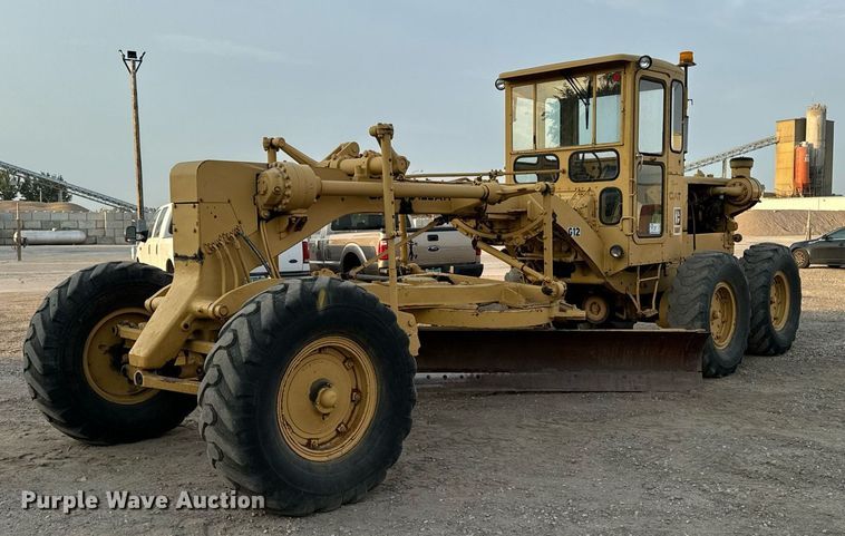 1967 Caterpillar 12F rigid frame motor grader - DP8446