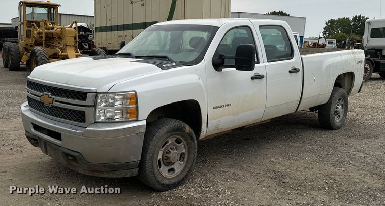 2012 Chevrolet Silverado 2500HD Crew Cab pickup truck - DP8449