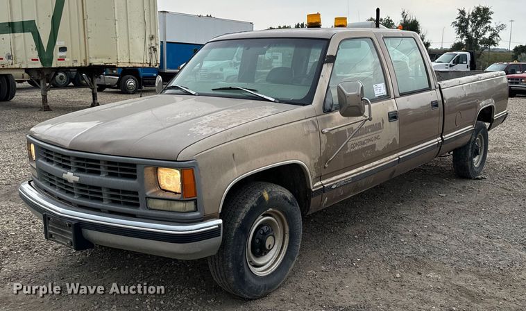 1997 Chevrolet C3500 Crew Cab pickup truck - DP8450