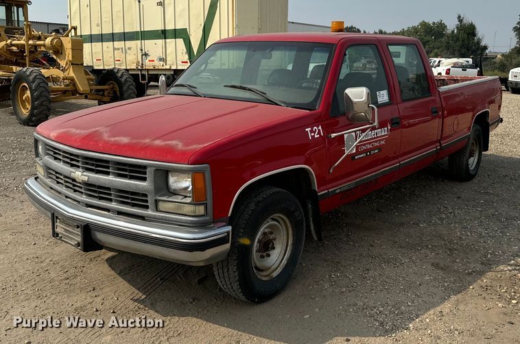 1999 Chevrolet C3500 Crew Cab pickup truck - DP8456