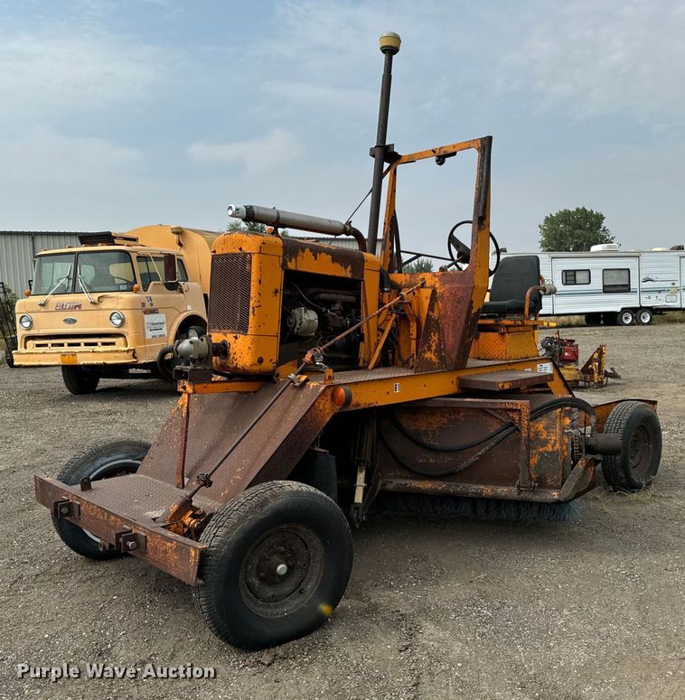 1979 Broce HS broom - DP8463