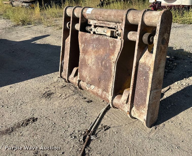Caterpillar  wheel loader quick connect - DP8504