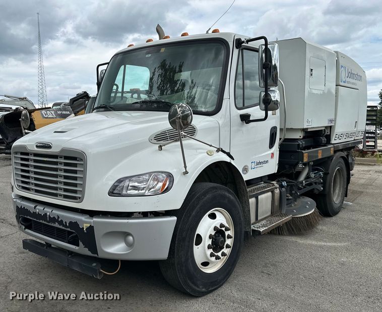 2017 Freightliner  M2 street sweeper truck - DR2659