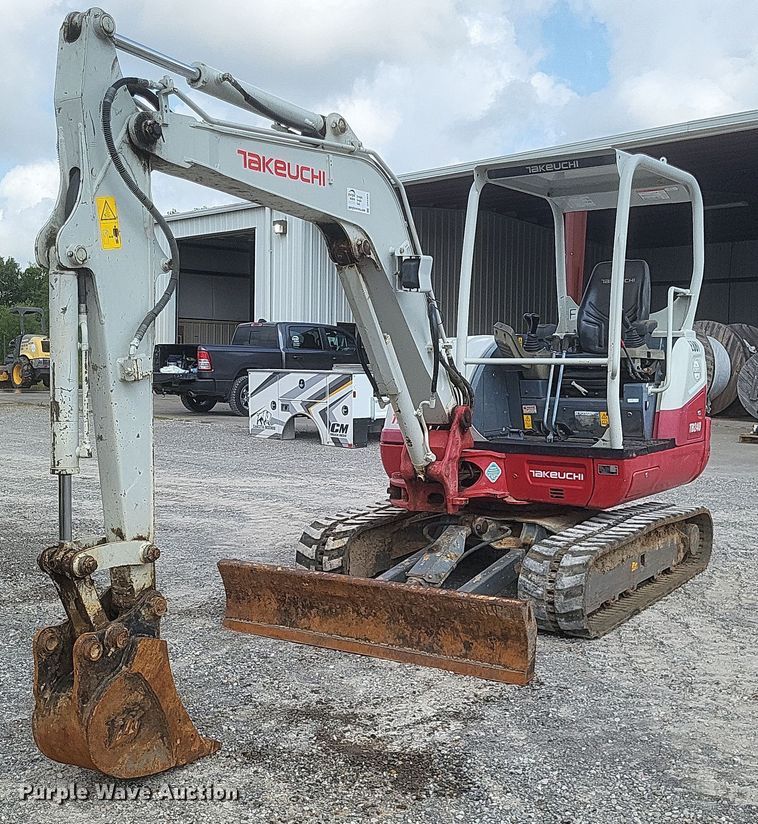 2017 Takeuchi  TB240 mini excavator - DR4905