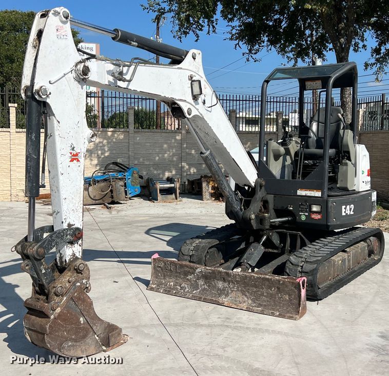 2014 Bobcat E42 mini excavator - DS3122