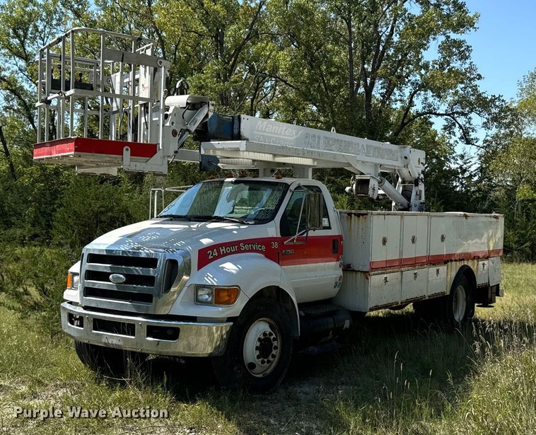 2008 Ford F750 Super Duty XLT bucket truck - DW2280