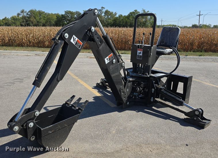 2024 AGT SSBKH skid steer backhoe - DW3772