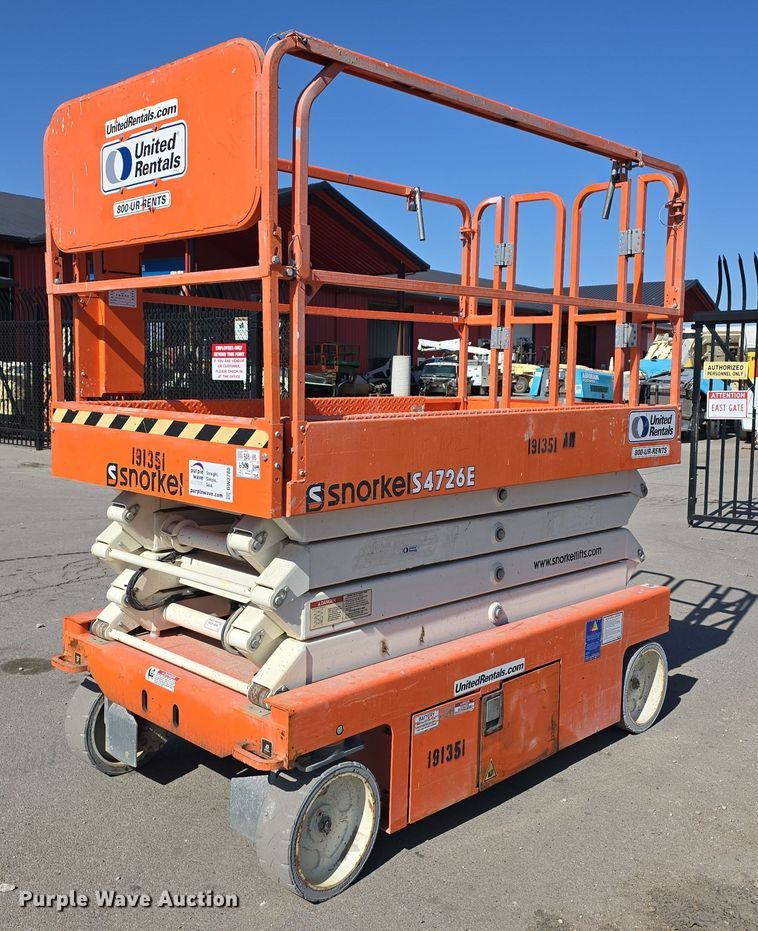 2017 Snorkel S4726E scissor lift - DW3780