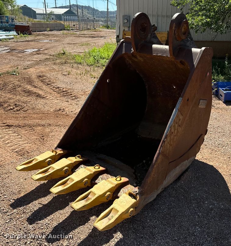Finning excavator bucket - EE7680