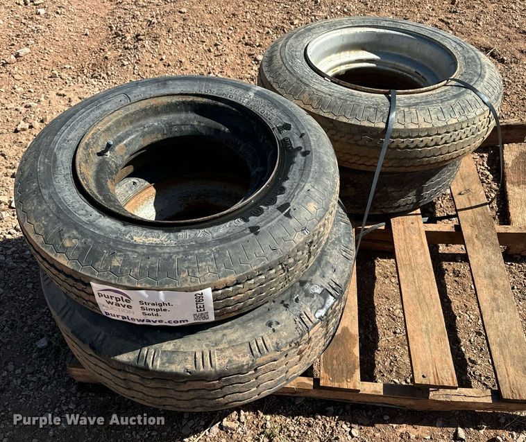 (4) tires and wheels - EE7692