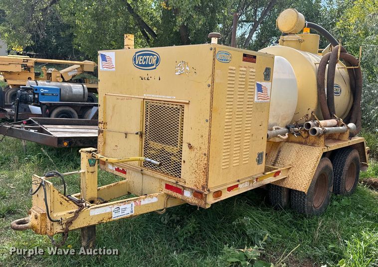 2002 Vector 09007 vacuum excavator - EE7699
