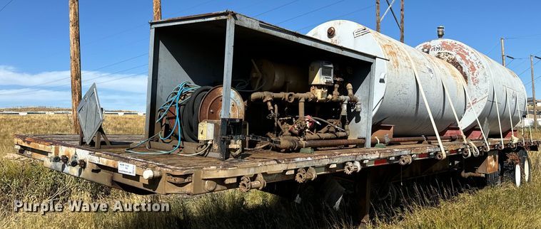 1987 Utility 8x40 flatbed trailer - EE7747
