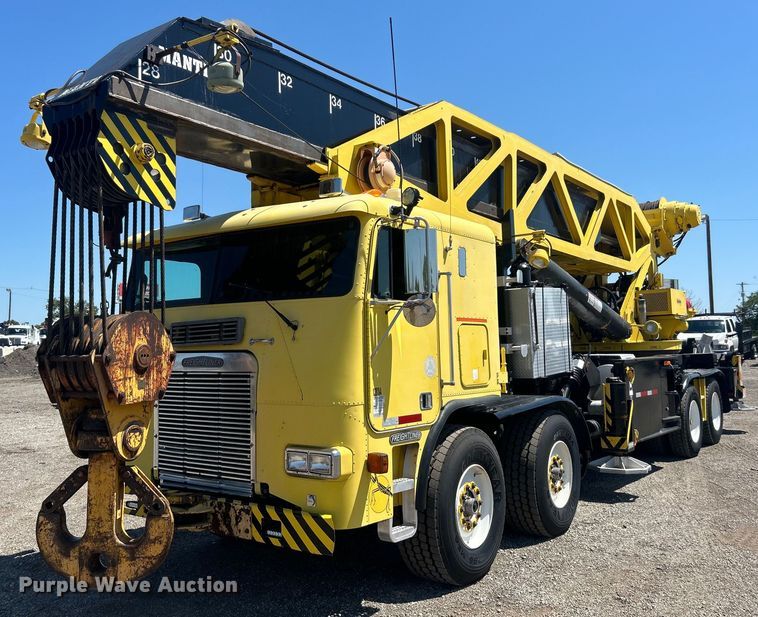 1996 Freightliner  FLD crane truck - EG0949