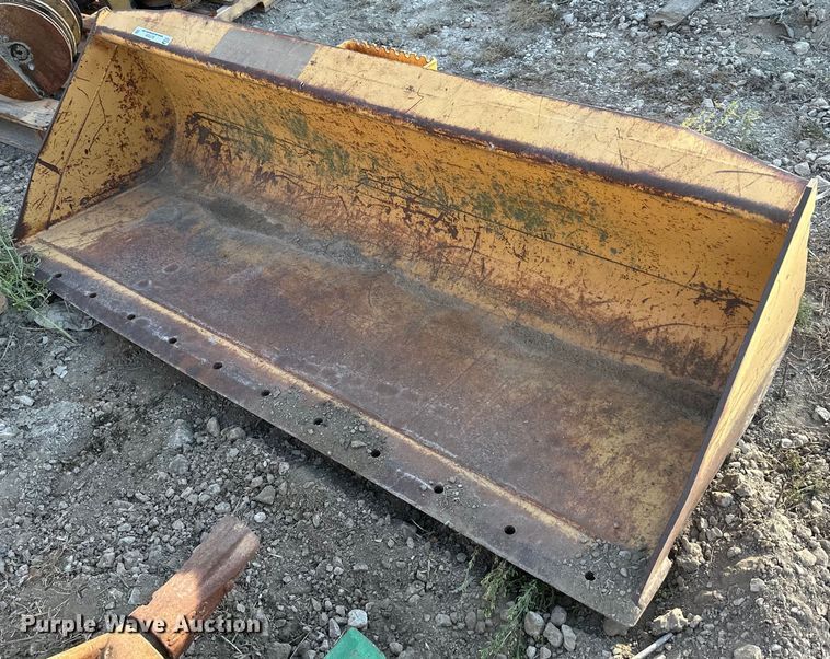 Case  H674862 skid steer bucket - EJ7225