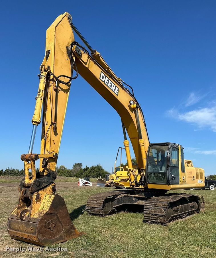 2005 John Deere  330CLC excavator - EJ7239