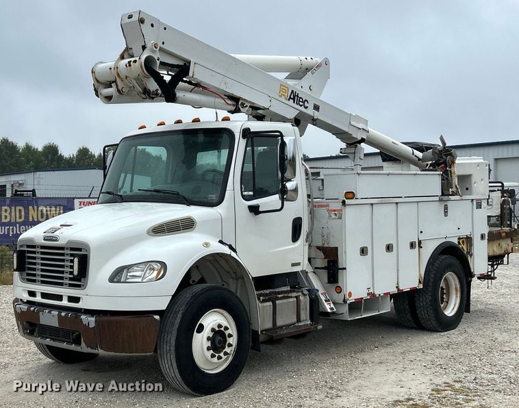 2012 Frieghtliner  Business Class M2 bucket truck - EK3337