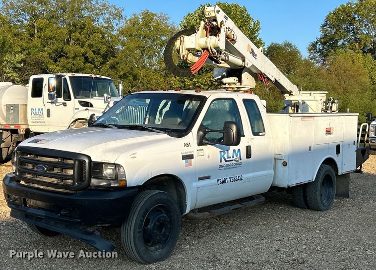 2004 Ford F550 Super Duty XL bucket truck - EK3350