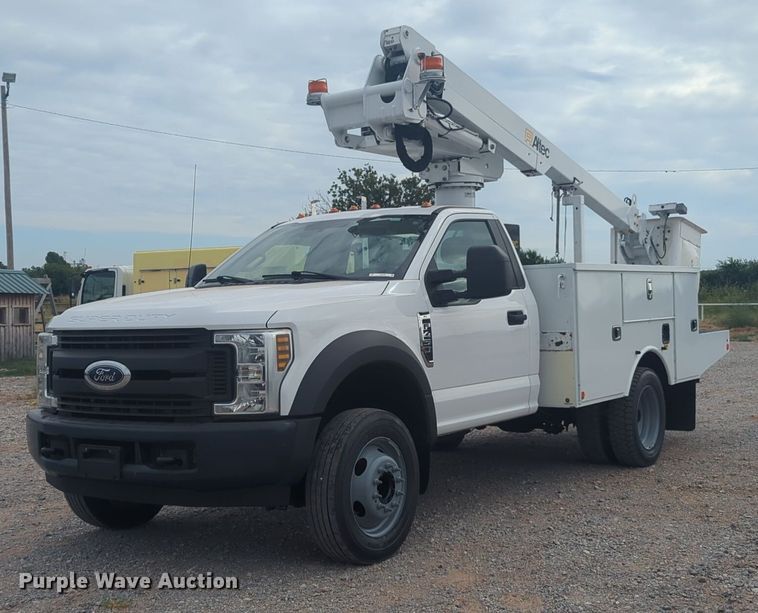 2018 Ford  F450 Super Duty bucket truck - EQ2082