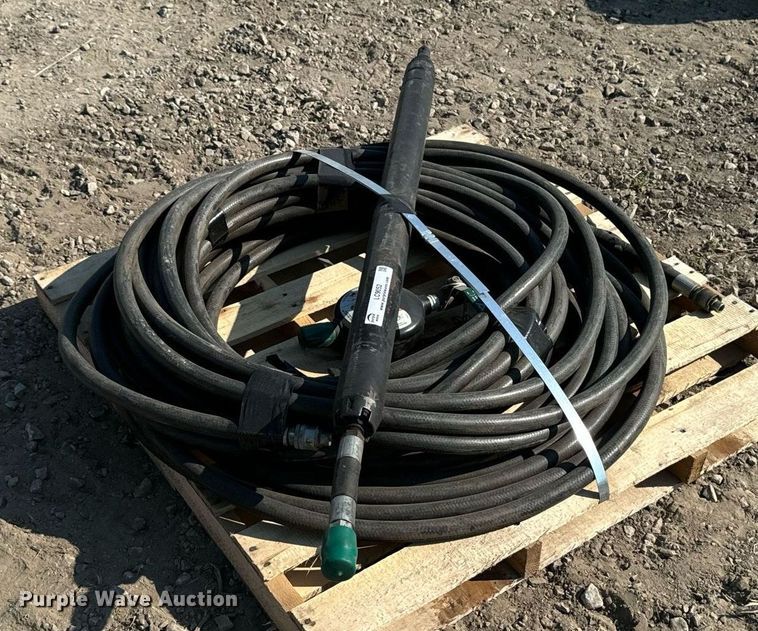 Hammerhead pneumatic piercing tool - LC9052
