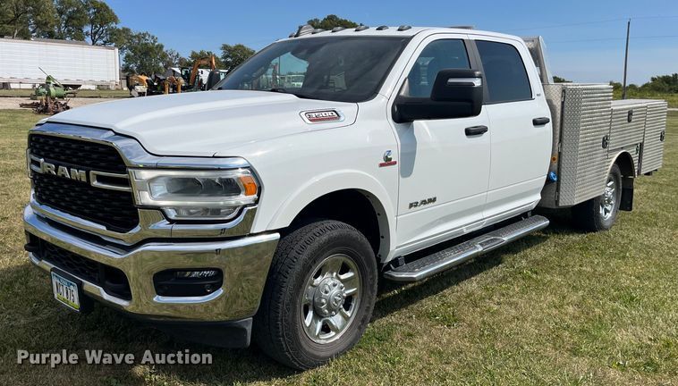 2023 Dodge Ram 3500HD SLT Crew Cab utility bed pickup truck - LC9142
