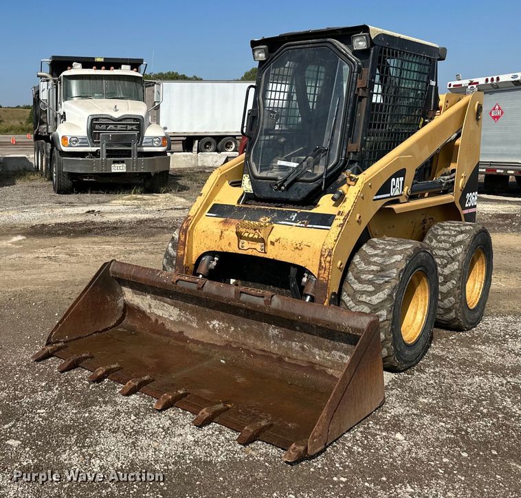 2007 Caterpillar 236B skid steer loader - NL9322