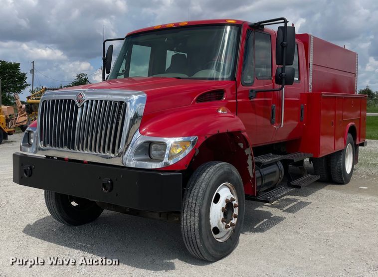 2008 International  4300 Crew Cab utility / service truck - OG9966