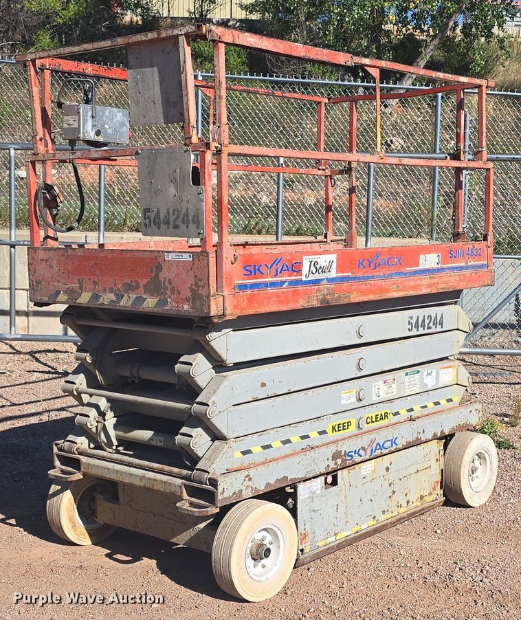 Skyjack  SJIII 4832 scissor lift - OH9778