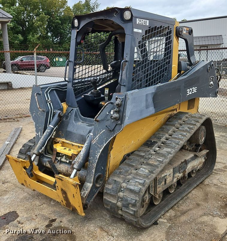 2018 John Deere 323E tracked skid steer loader - OJ9857