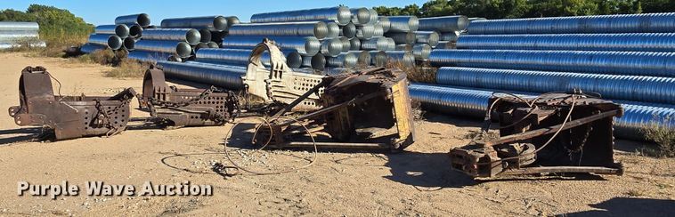 (5) crane buckets - DO5497