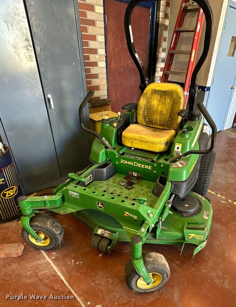 John Deere  Z925A EFI ZTR lawn mower - DR2699