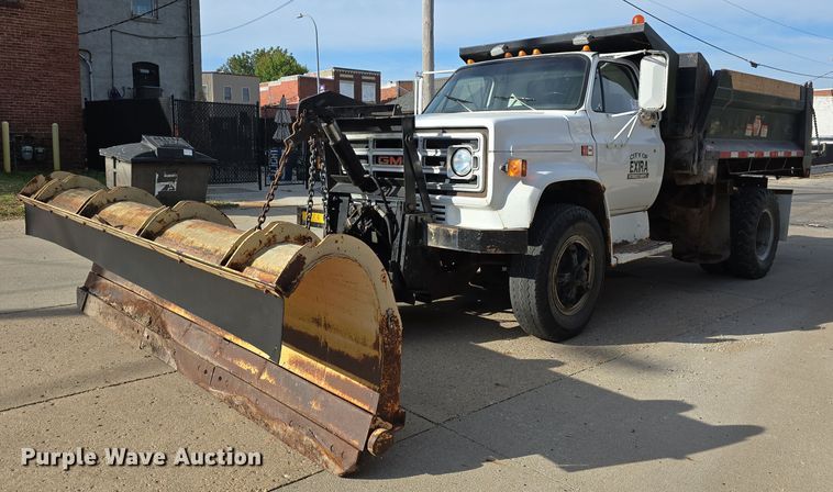 1990 GMC 7000 dump truck - DS4848