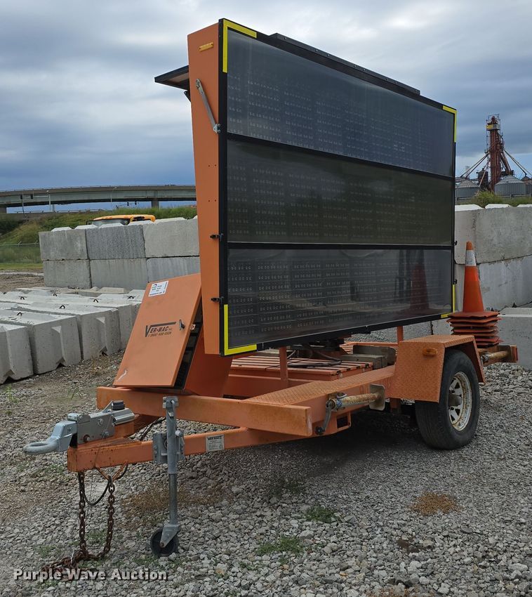 2002 Ver-Mac Inc. PCMS 1210 message board trailer - DS4865