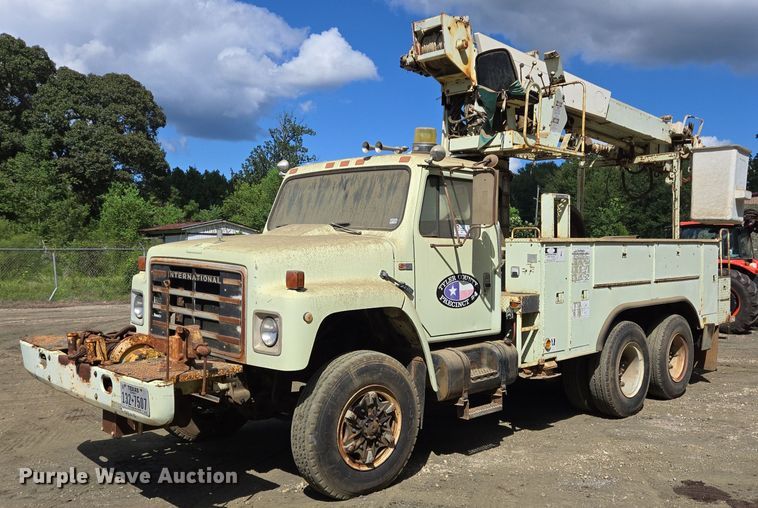 1984 International digger derrick truck - DT5276