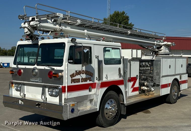 1979 Hendrickson  pumper fire truck - DX1328