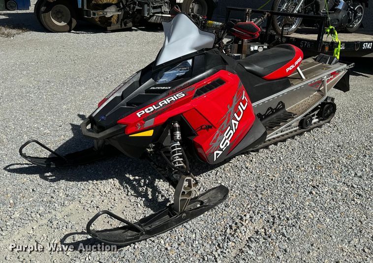 2014 Polaris Assault 800 snowmobile - EG6746