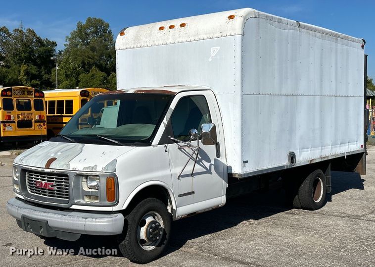 1997 GMC  3500 box truck - EK3389