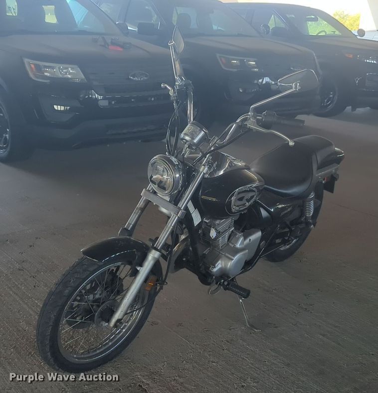 2005 Kawasaki Eliminator motorcycle - EQ2122