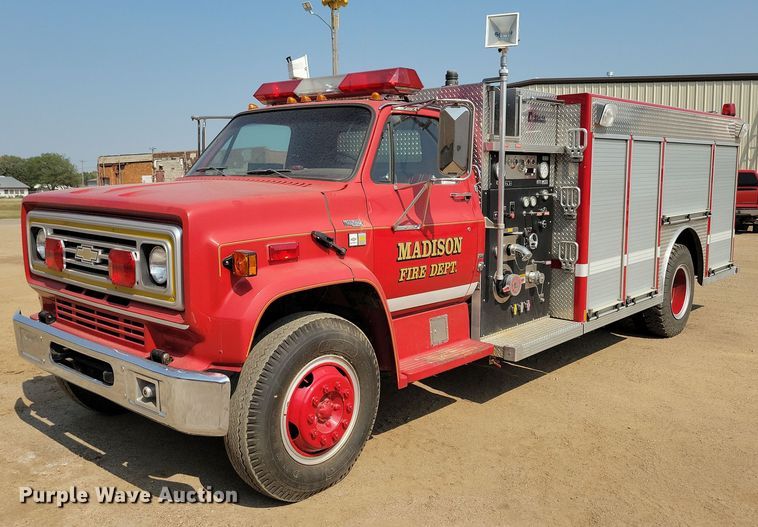 1983 Chevrolet  C60 pumper fire truck - JO9463